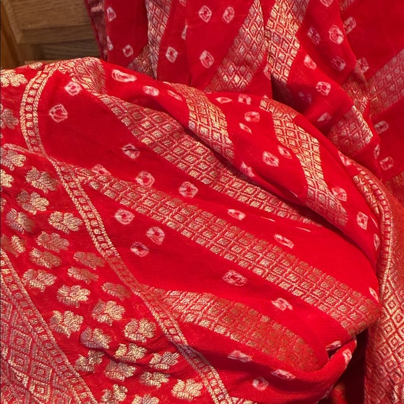 Red and White Patterned bandhni saree sari - Picture 8 of 8